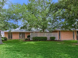 419 Cedar Ln, Seabrook, TX 77586