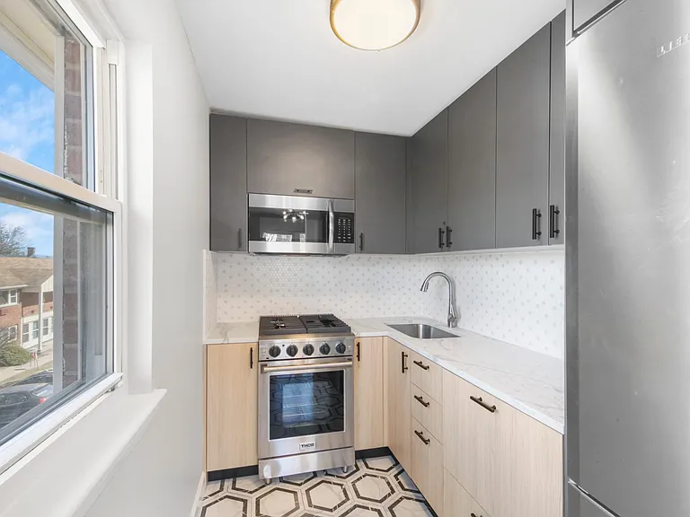 121 Pennington Ave #W2 — Photo 2