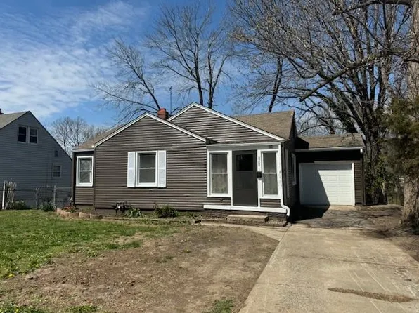 3928 Circle Dr, Independence, MO 64052