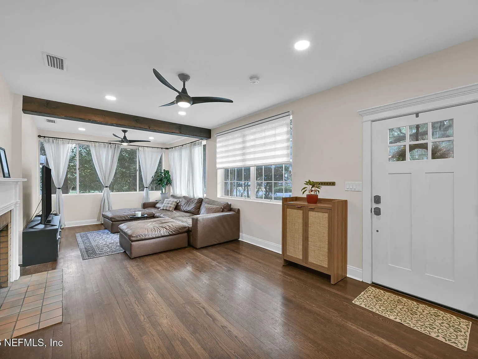 3 bed, 2.0 bath, 1482 sqft, $2,500 — Photo 4