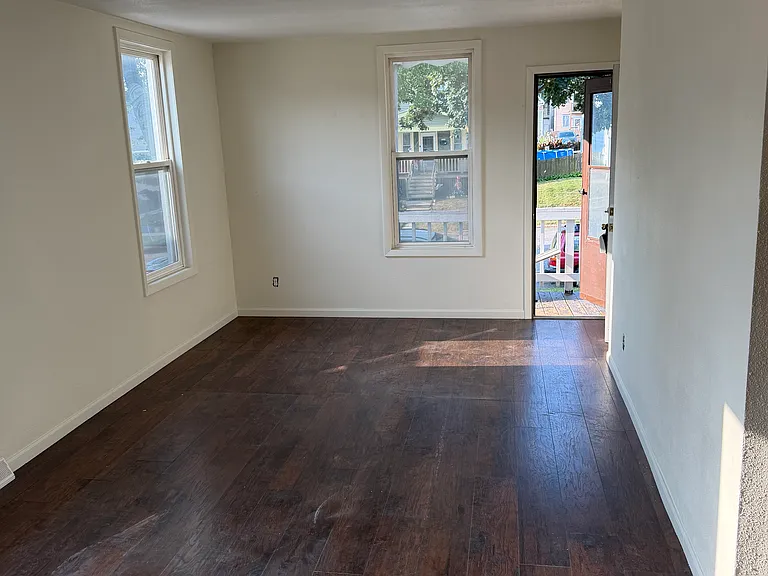 3638 E Squire Ave #UPPER — Photo 3