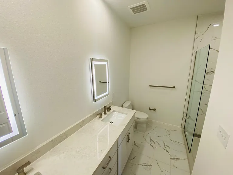 644 3rd Ave S #303 — Photo 34