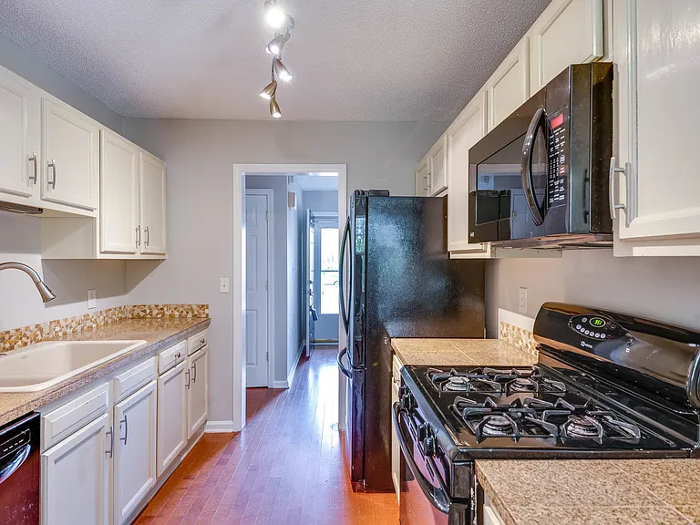 13818 Faversham Ct — Photo 14