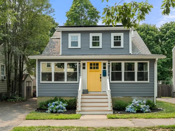22 Bradford Rd, Milton, MA 02186