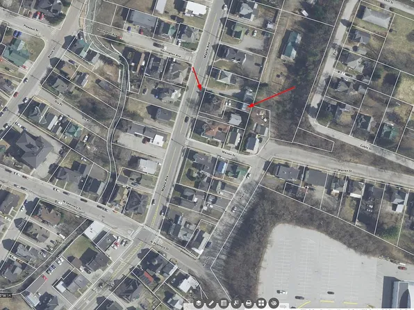 53 Maple Ave, Barre, VT 05641