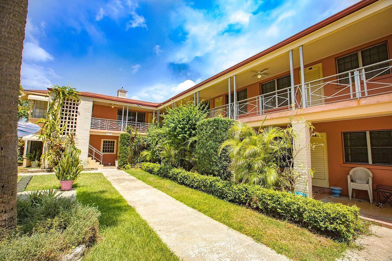 1 bed, 1.0 bath, 500 sqft, $1,700 — Photo 1