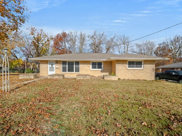2917 Aurora Ave, Des Moines, IA 50310