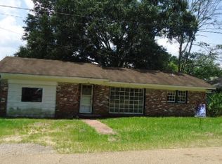 1121 First St, Prentiss, MS 39474