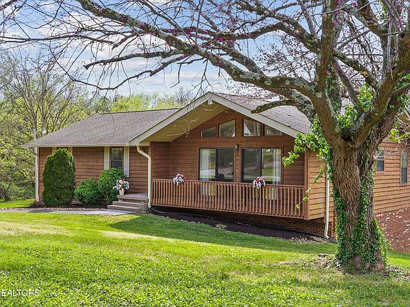 3rd image of 1618 Mimosa Dr