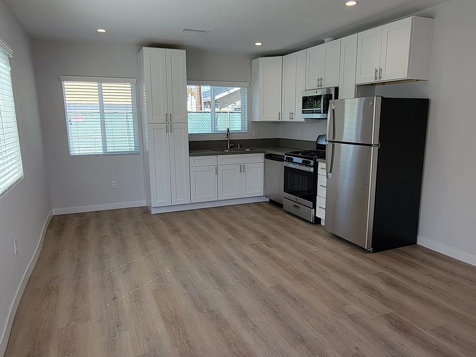 1st image of 2709 W Clark Ave #2709