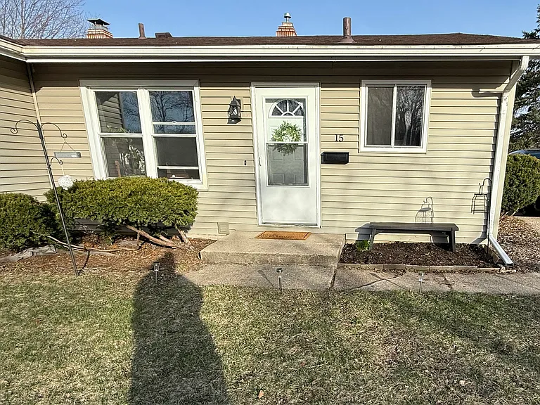 15 Morrow Ct #15 — Photo 1