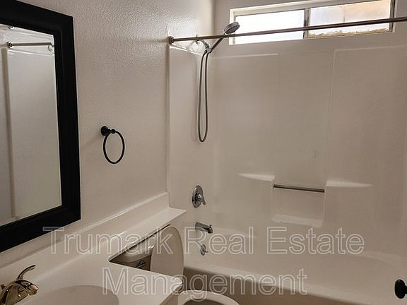 2nd image of 1122 E Elk Ave APT 123