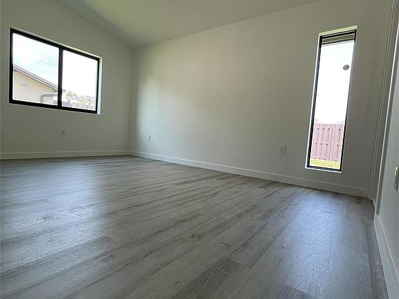 5th image of 4741 SW 135th Pl
