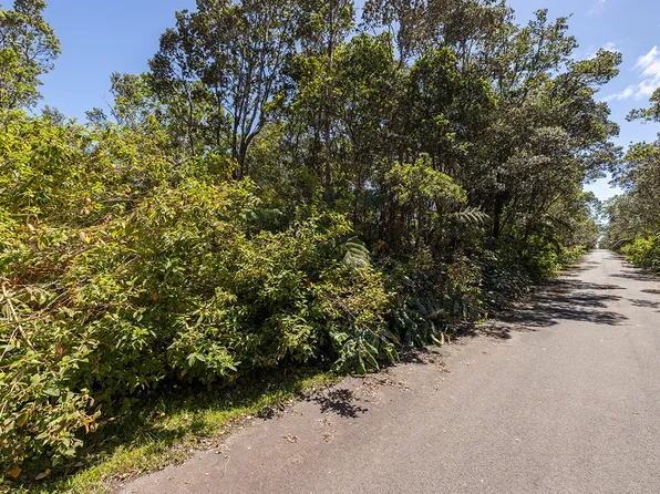 11th St Lot 995, Volcano, HI 96785