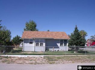 215 E Farm Ave, Saratoga, WY 82331