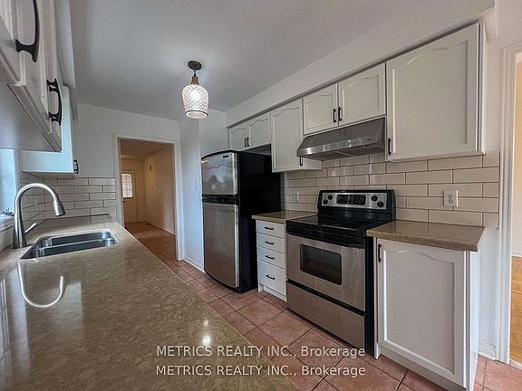2nd image of 55 Frank Johnston Rd