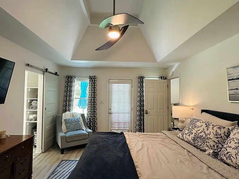 103 Meadow Creek Dr — Photo 35