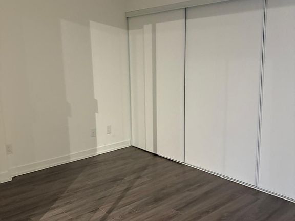 3rd image of 20 Edward St #1422