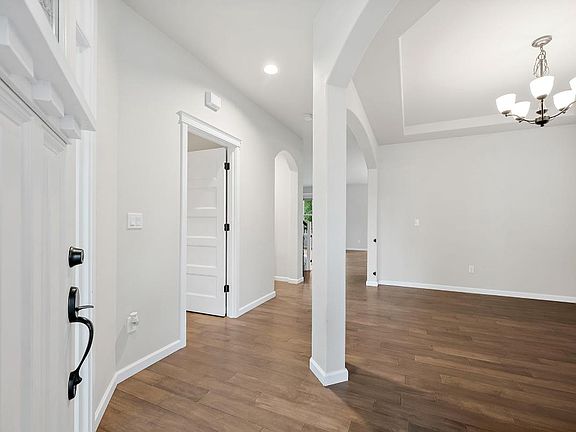 4th image of 4014 23rd St SE