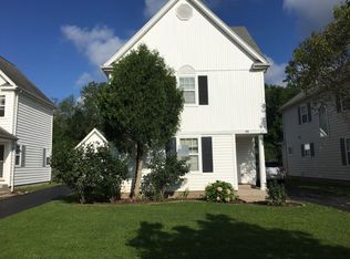 39 Schilling Ln, Rochester, NY 14618