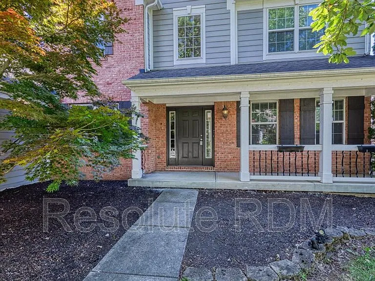 8262 Plumwood Ln — Photo 2