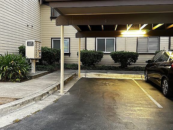 3rd image of 642 Sterling Dr
