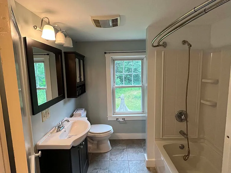 246 King St — Photo 4
