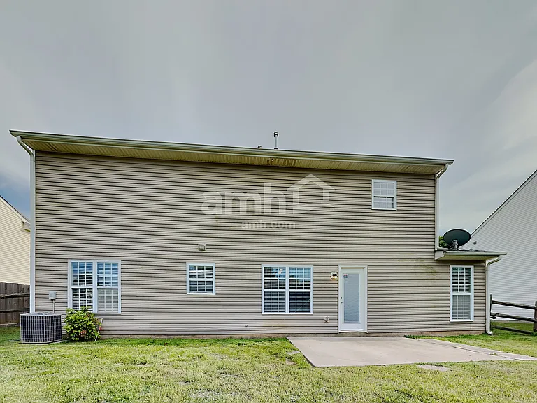141 Sawhorse Dr — Photo 23