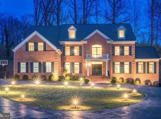 6813 Bradley Blvd, Bethesda, MD 20817