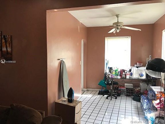 4th image of 860 NE 124th St