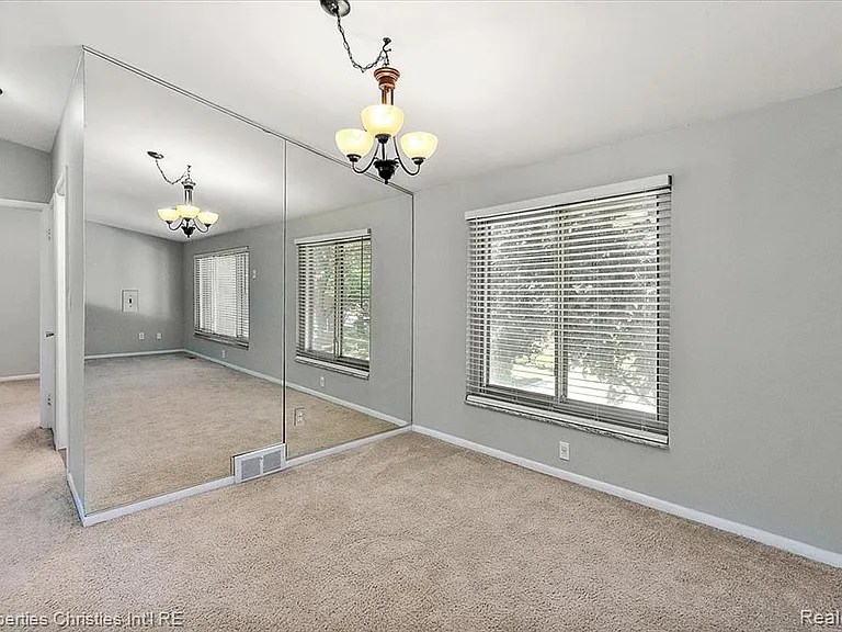 880 N Adams Rd #6 — Photo 6