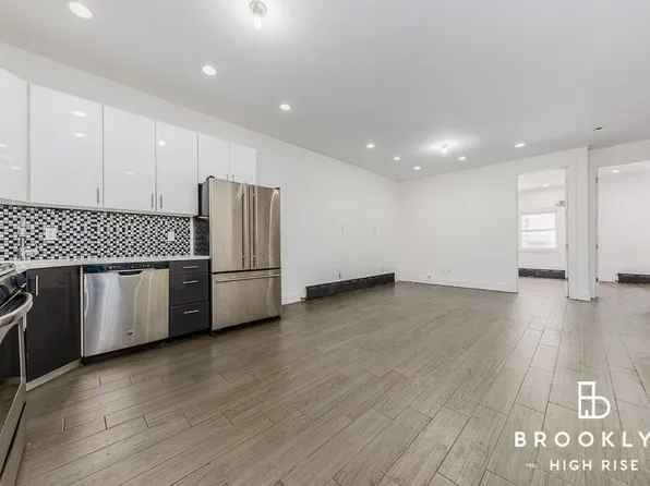 191 Graham Avenue image 1 of 8