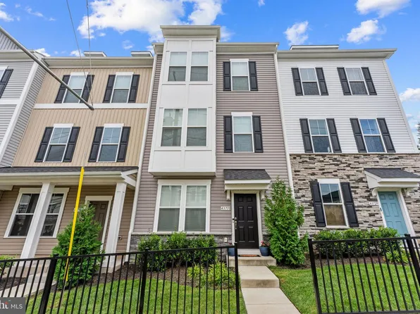 43731 Hay Rd, Ashburn, VA 20147