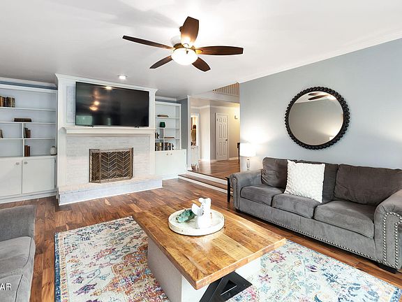 3rd image of 156 Channing Way