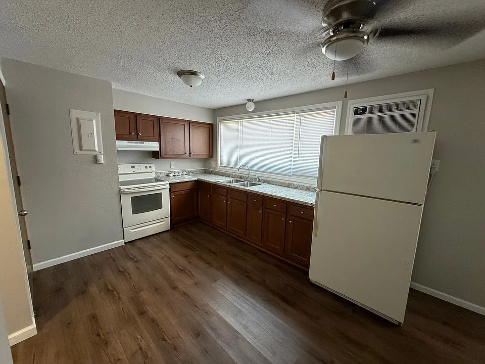 3235-3265 8th St