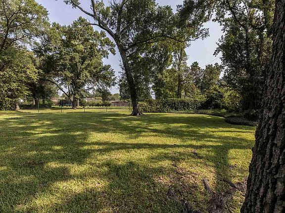 3rd image of 5830 Gladys Ave