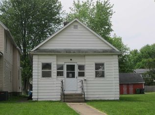 737 6th Ave S, Clinton, IA 52732