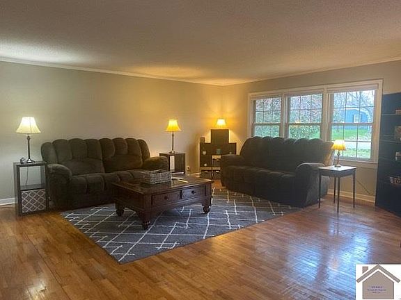 3rd image of 1118 Circarama Dr
