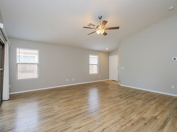 3rd image of 453 W Dexter Way