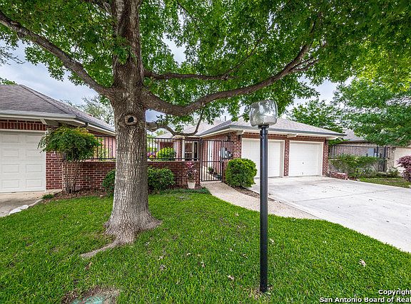 2nd image of 1322 Arbor Cir