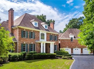 8 Clermont Park, Farmington, CT 06032