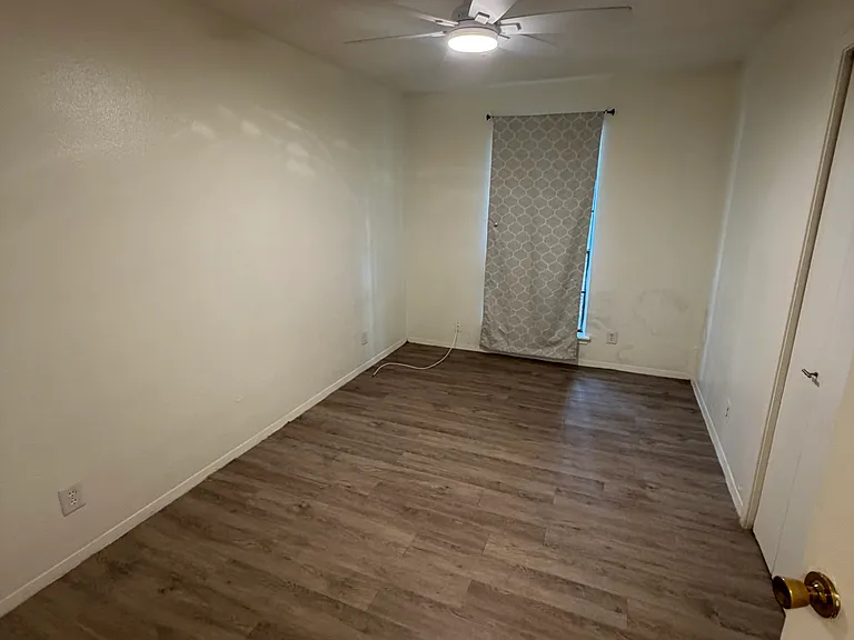 324 S San Eduardo Ave #1 — Photo 6