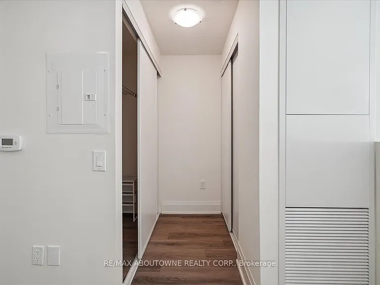 509 Dundas St W #103 — Photo 10