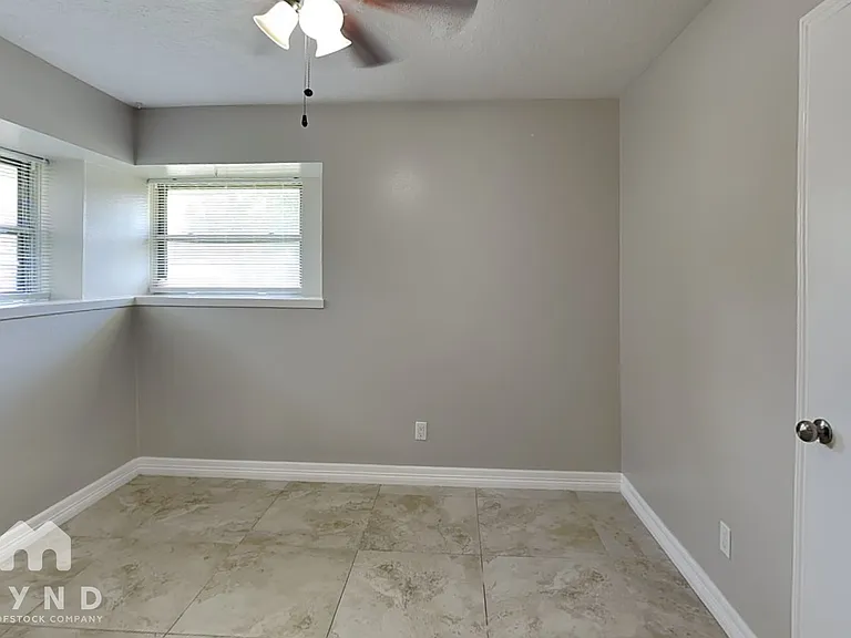 10503 Kirkdale Dr — Photo 10