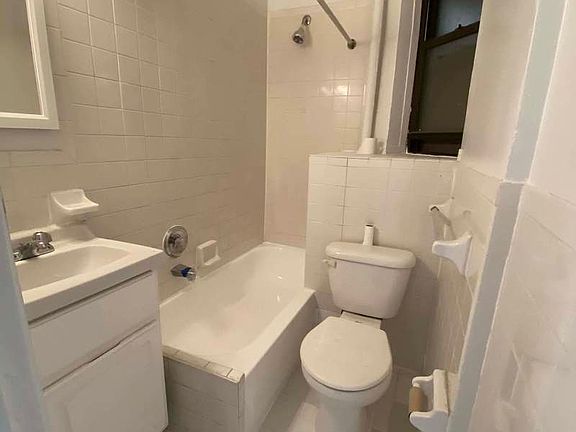 4th image of 355 E 88th St APT 2