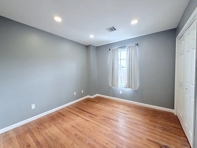 181 Camden St #2 — Photo 6
