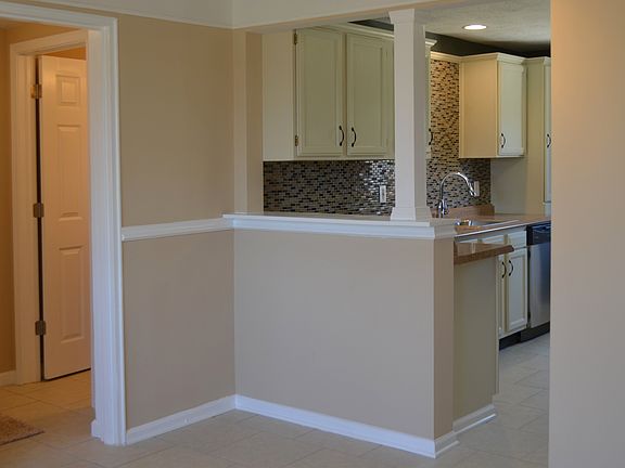 2nd image of 4468 Grandview Dr