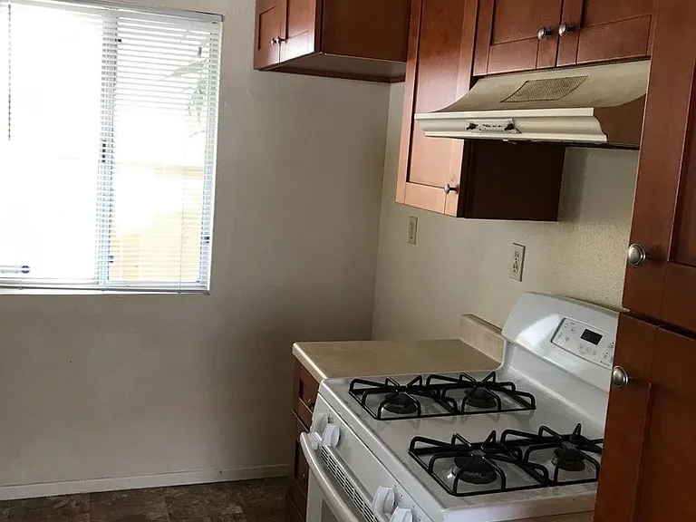 13677 Caspian Way — Photo 3