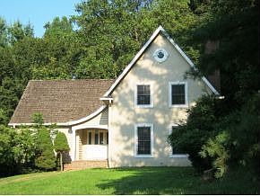 1st image of 712 Clandon Dr