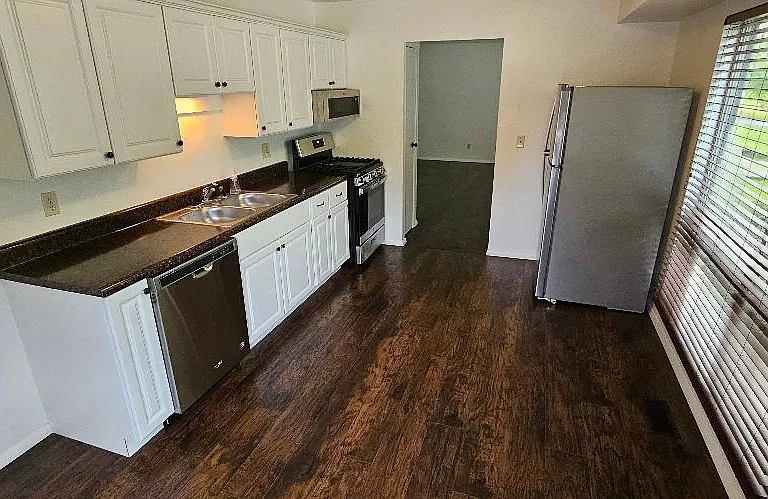 1101 W Madison St — Photo 5